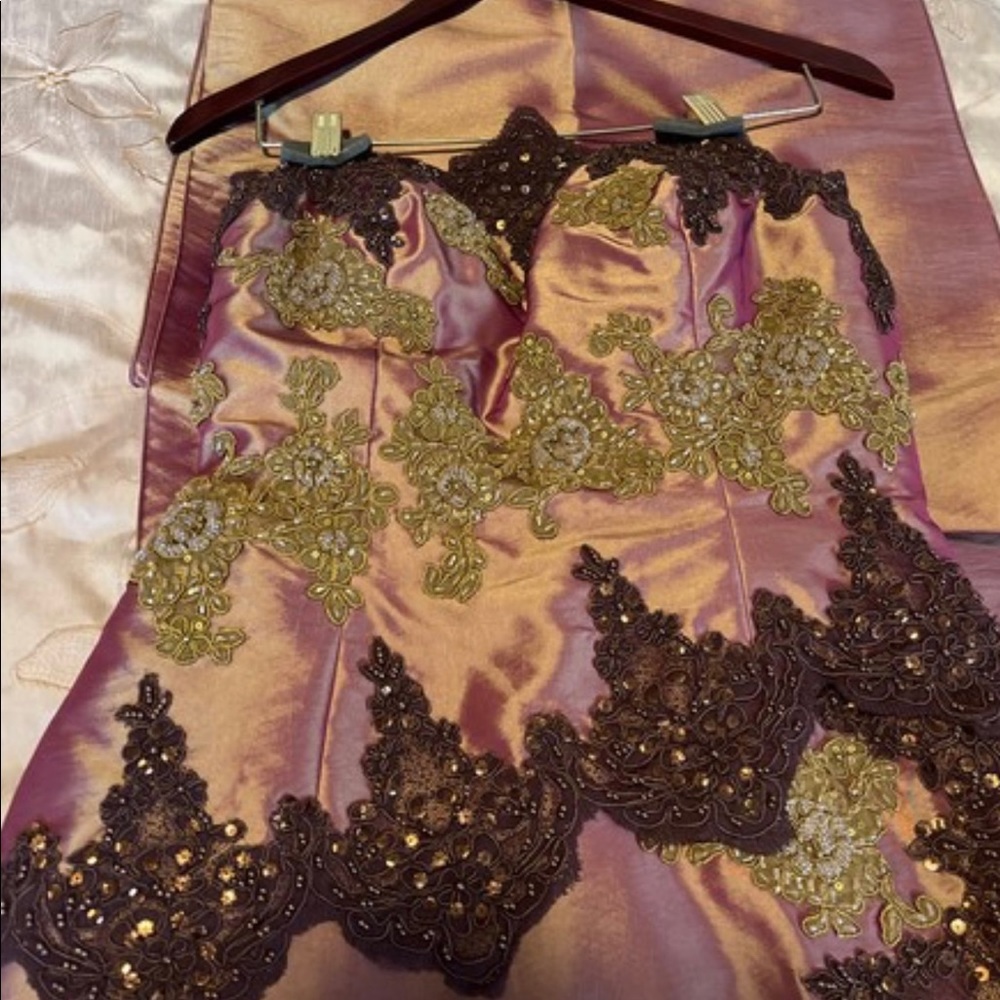Gorgeous Jovani dress. Excellent condition. Comes with a matching scarf. - Picture 9 of 16